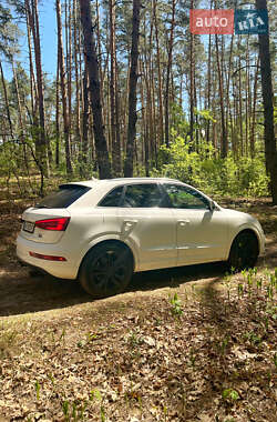 Позашляховик / Кросовер Audi Q3 2016 в 