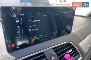 Внедорожник / Кроссовер Audi Q3 2017 в 