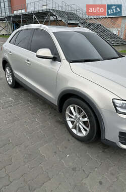 Внедорожник / Кроссовер Audi Q3 2011 в 