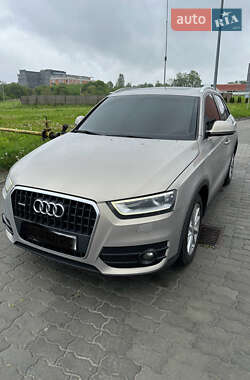 Внедорожник / Кроссовер Audi Q3 2011 в 