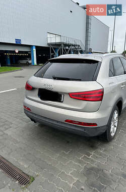 Внедорожник / Кроссовер Audi Q3 2011 в 