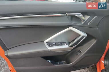Внедорожник / Кроссовер Audi Q3 2019 в 