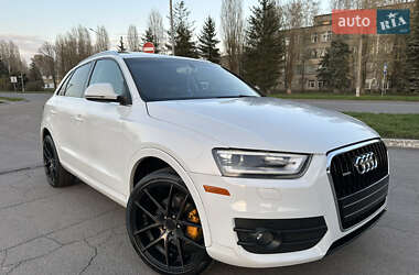 Внедорожник / Кроссовер Audi Q3 2015 в 