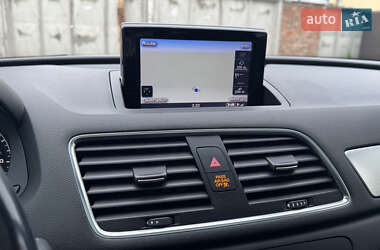 Позашляховик / Кросовер Audi Q3 2015 в 