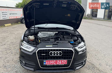 Позашляховик / Кросовер Audi Q3 2015 в 