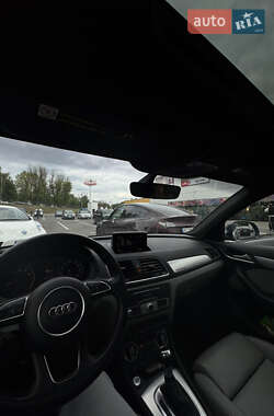Позашляховик / Кросовер Audi Q3 2015 в 