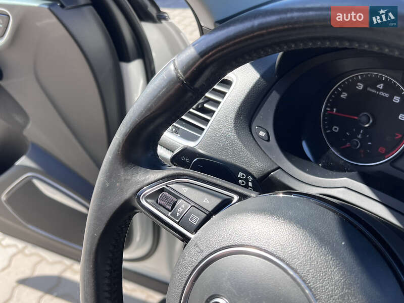 Позашляховик / Кросовер Audi Q3 2015 в Нововолинську