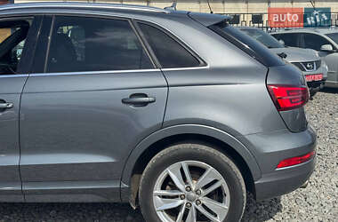 Внедорожник / Кроссовер Audi Q3 2016 в 