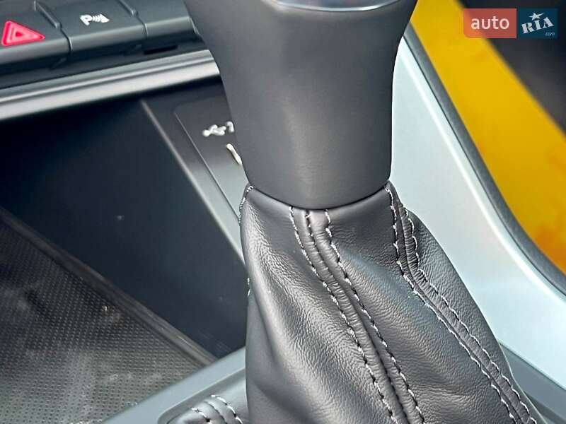 Внедорожник / Кроссовер Audi Q3 2024 в Киеве