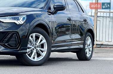 Внедорожник / Кроссовер Audi Q3 2024 в 