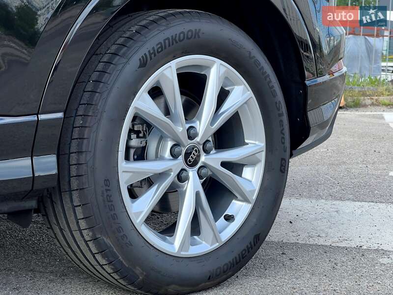 Внедорожник / Кроссовер Audi Q3 2024 в Киеве
