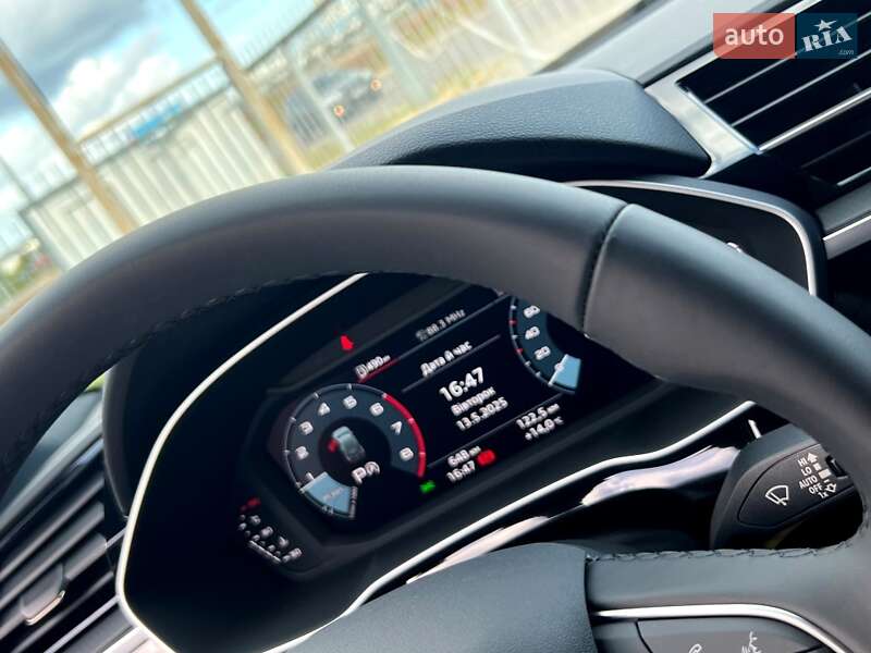 Внедорожник / Кроссовер Audi Q3 2024 в Киеве
