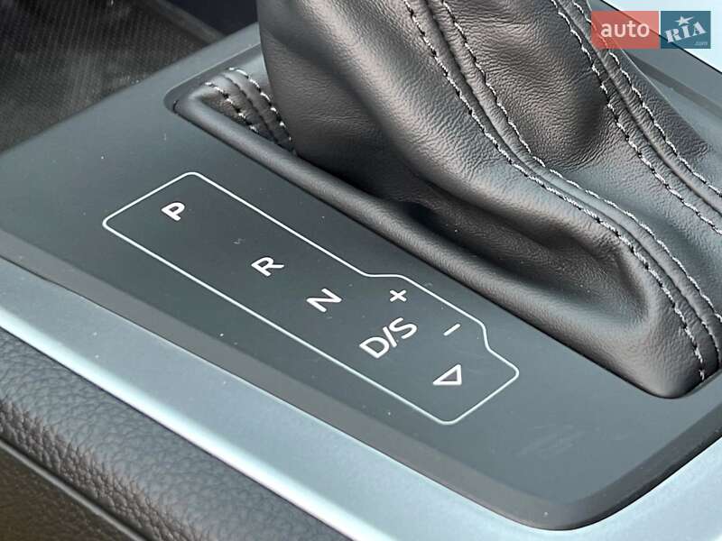 Внедорожник / Кроссовер Audi Q3 2024 в Киеве