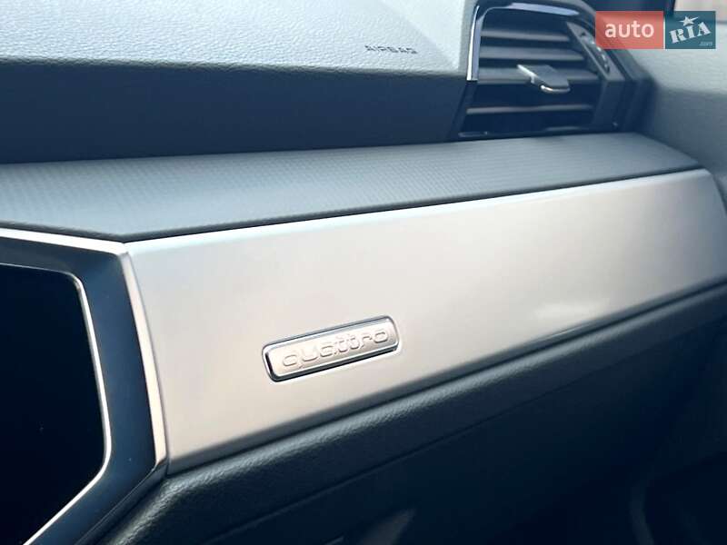 Внедорожник / Кроссовер Audi Q3 2024 в Киеве