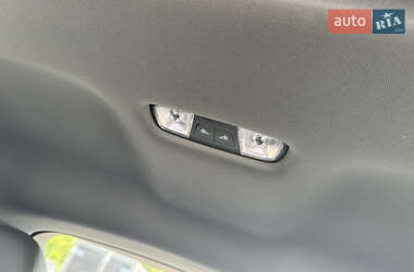 Позашляховик / Кросовер Audi Q3 2023 в 