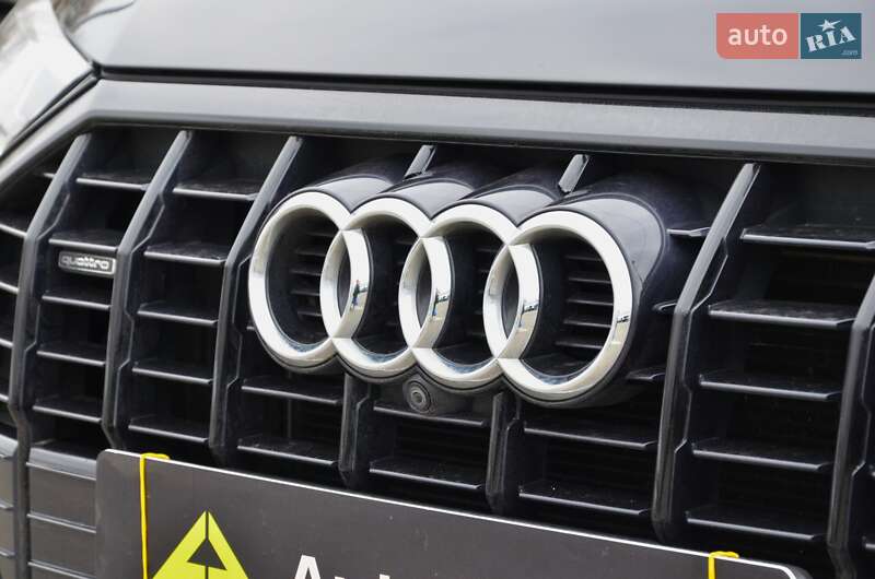Внедорожник / Кроссовер Audi Q3 2019 в Киеве