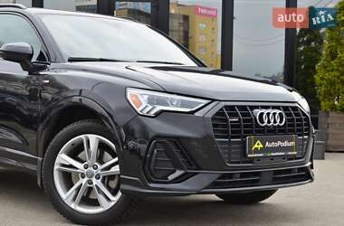 Внедорожник / Кроссовер Audi Q3 2019 в 