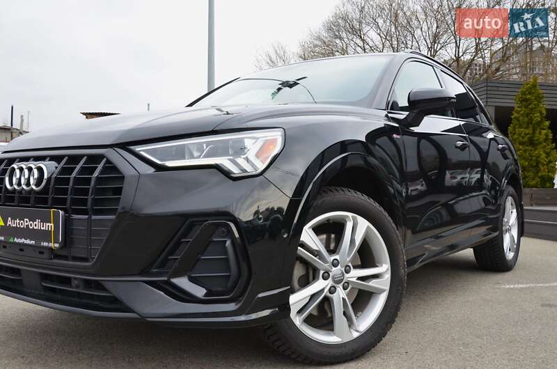 Внедорожник / Кроссовер Audi Q3 2019 в Киеве