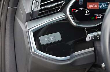 Внедорожник / Кроссовер Audi Q3 2019 в 