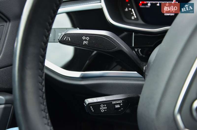 Внедорожник / Кроссовер Audi Q3 2019 в Киеве