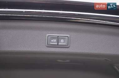 Внедорожник / Кроссовер Audi Q3 2019 в 