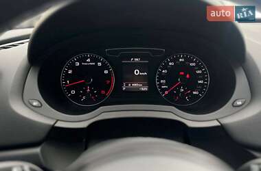 Внедорожник / Кроссовер Audi Q3 2016 в 