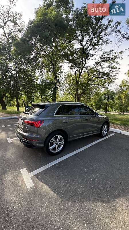 Позашляховик / Кросовер Audi Q3 2020 в Одесі