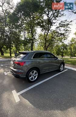 Внедорожник / Кроссовер Audi Q3 2020 в 