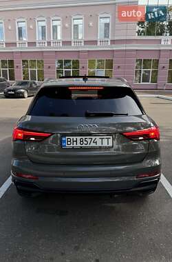 Внедорожник / Кроссовер Audi Q3 2020 в 