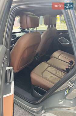 Внедорожник / Кроссовер Audi Q3 2020 в 