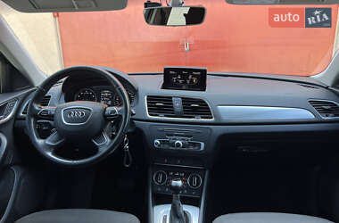 Внедорожник / Кроссовер Audi Q3 2016 в 