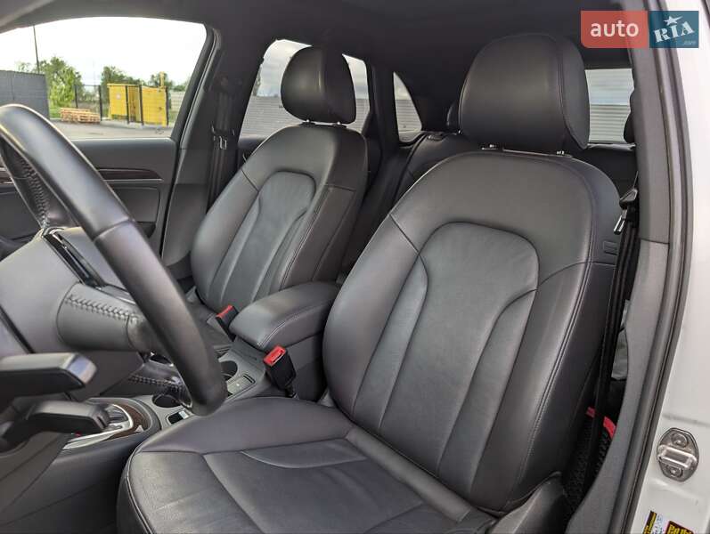 Внедорожник / Кроссовер Audi Q3 2015 в Киеве