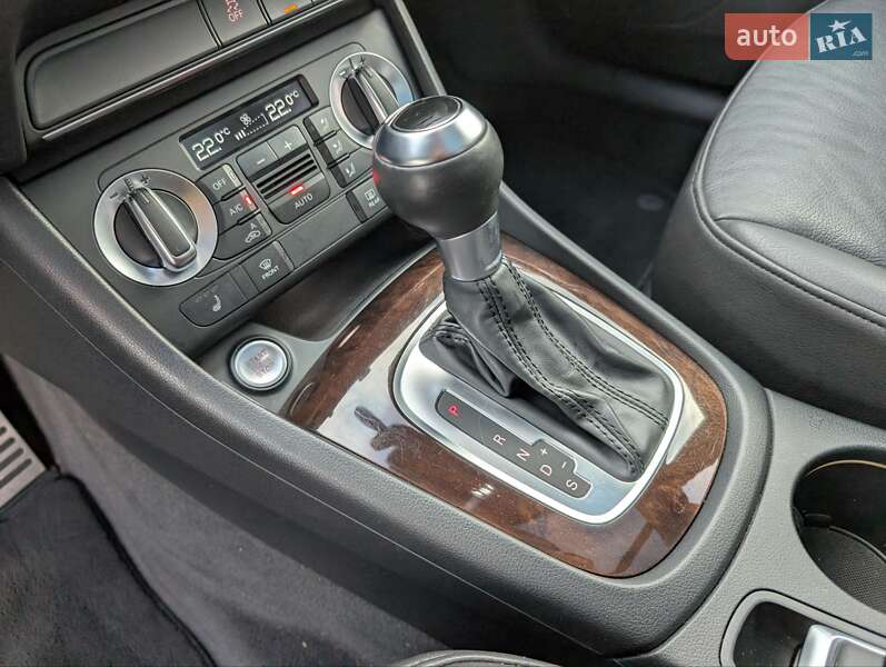 Внедорожник / Кроссовер Audi Q3 2015 в Киеве