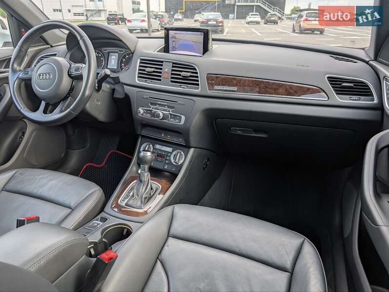 Внедорожник / Кроссовер Audi Q3 2015 в Киеве