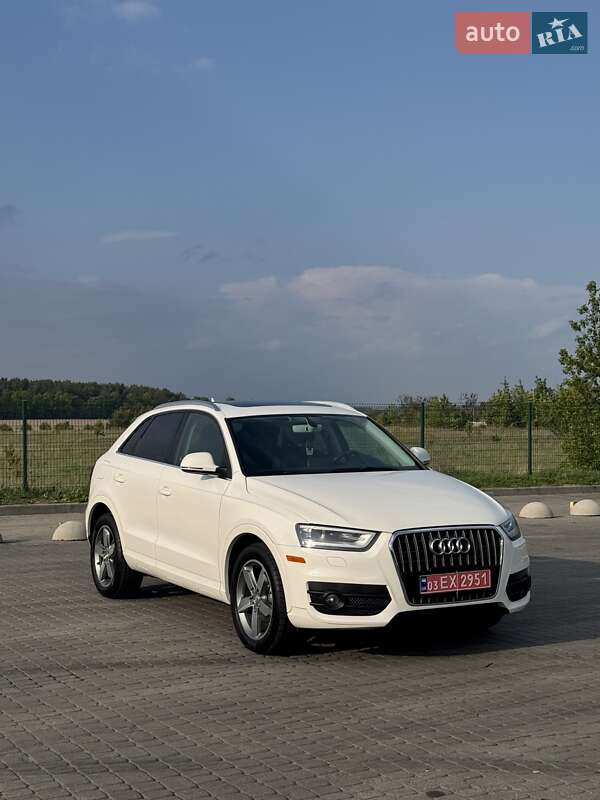 Позашляховик / Кросовер Audi Q3 2015 в Радивиліві
