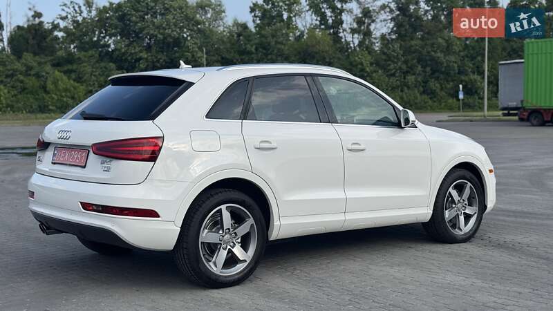 Позашляховик / Кросовер Audi Q3 2015 в Радивиліві