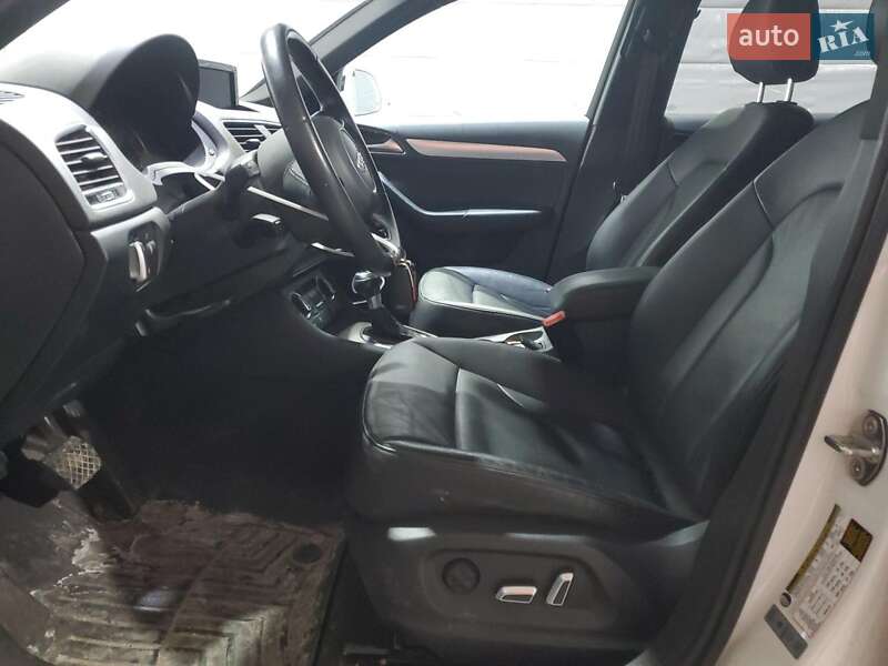 Внедорожник / Кроссовер Audi Q3 2015 в Львове