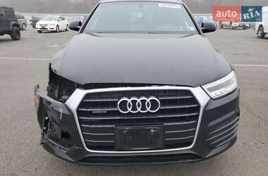 Внедорожник / Кроссовер Audi Q3 2016 в 