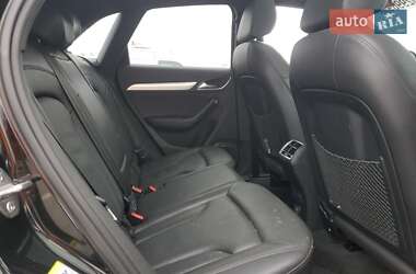 Внедорожник / Кроссовер Audi Q3 2016 в 