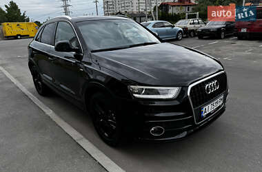 Позашляховик / Кросовер Audi Q3 2015 в 