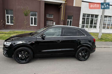 Позашляховик / Кросовер Audi Q3 2015 в 