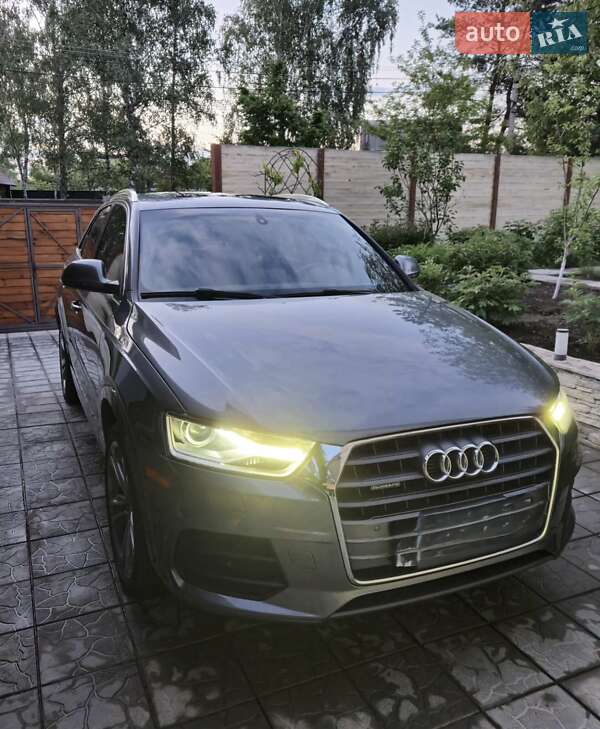 Внедорожник / Кроссовер Audi Q3 2016 в Киеве