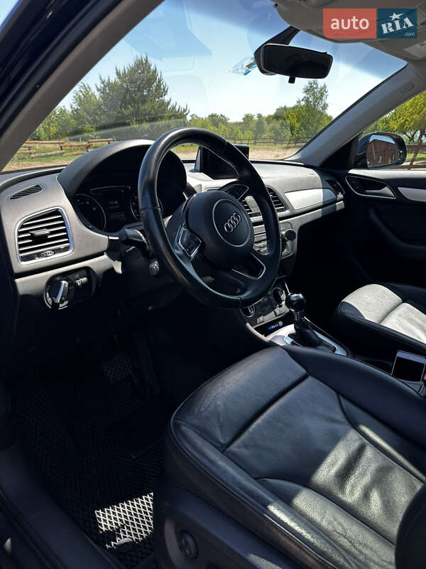 Позашляховик / Кросовер Audi Q3 2016 в Києві