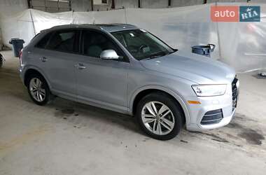 Позашляховик / Кросовер Audi Q3 2016 в 