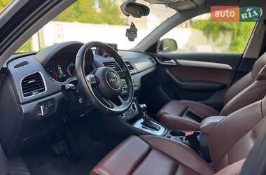 Внедорожник / Кроссовер Audi Q3 2015 в 