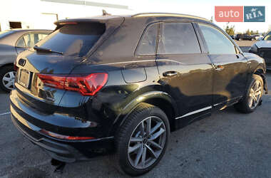 Внедорожник / Кроссовер Audi Q3 2023 в 