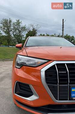 Позашляховик / Кросовер Audi Q3 2020 в 