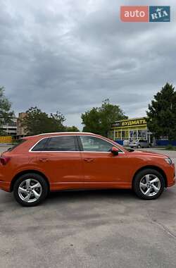 Позашляховик / Кросовер Audi Q3 2020 в 