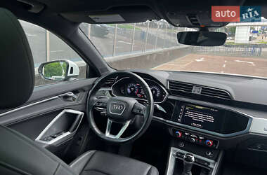 Внедорожник / Кроссовер Audi Q3 2021 в 