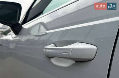 Внедорожник / Кроссовер Audi Q3 2021 в 